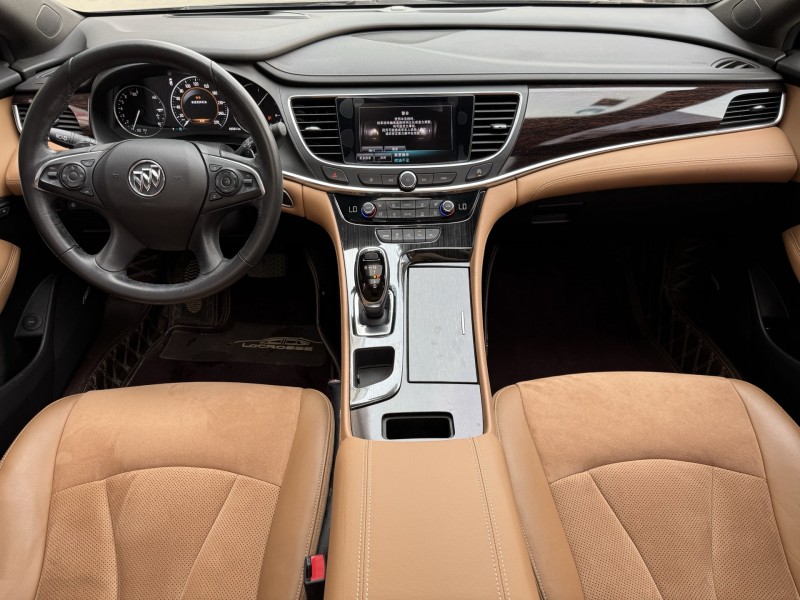 济宁17年别克君越4