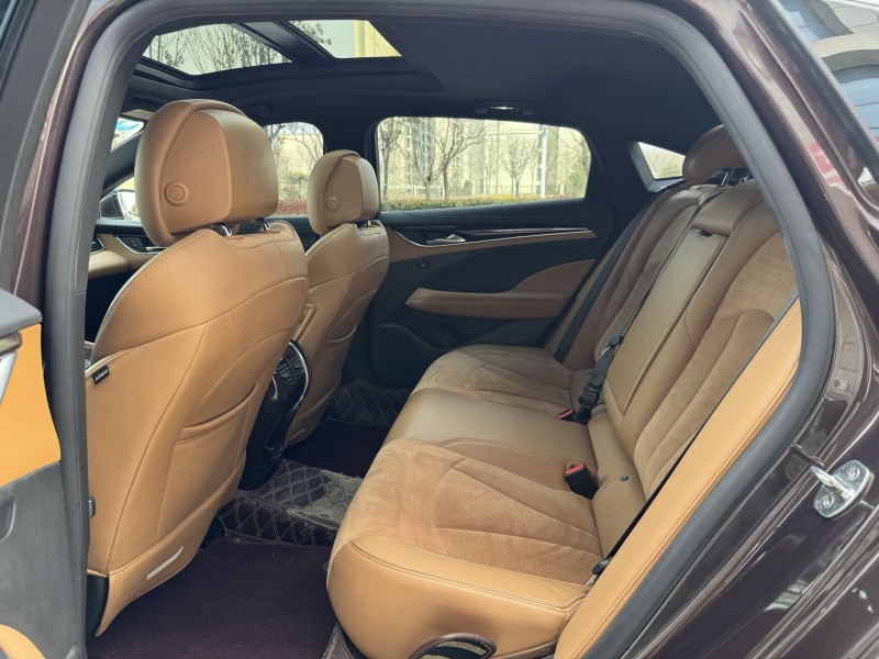 济宁17年别克君越6