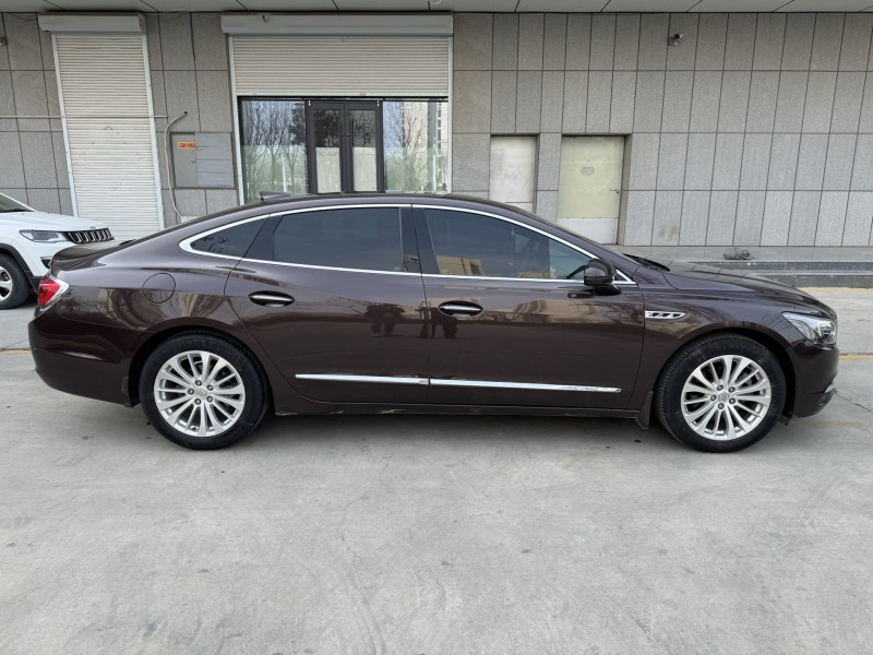 济宁17年别克君越8