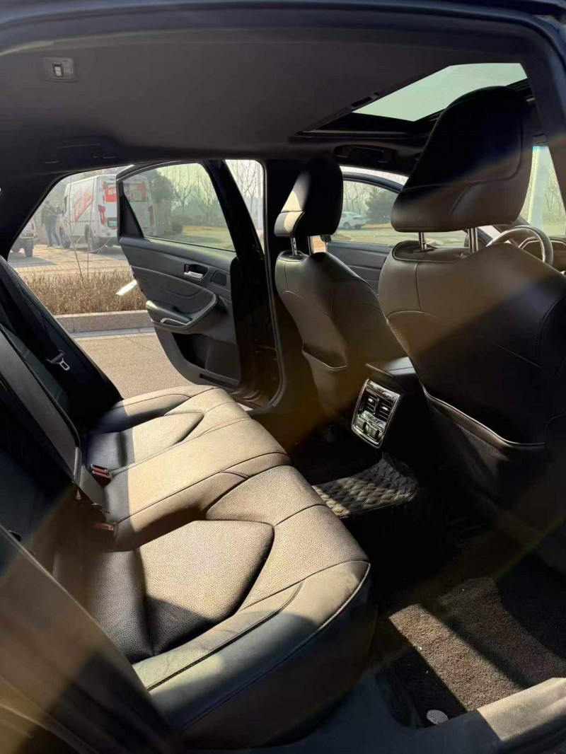 济宁21年丰田亚洲龙5