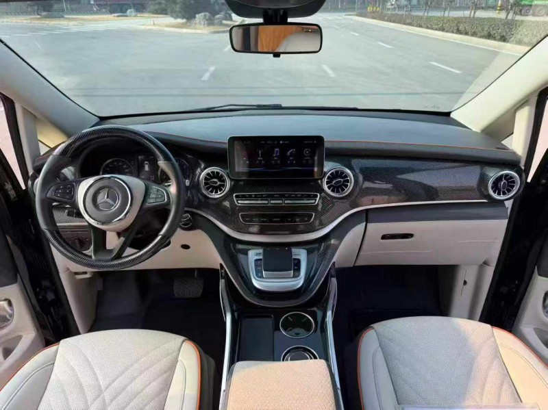 淄博23年奔馳威霆4