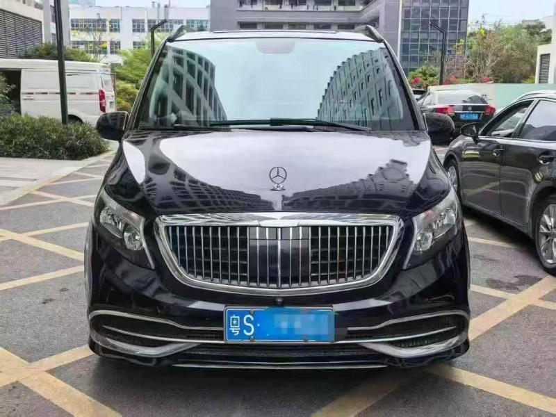 廣州22年奔馳威霆1