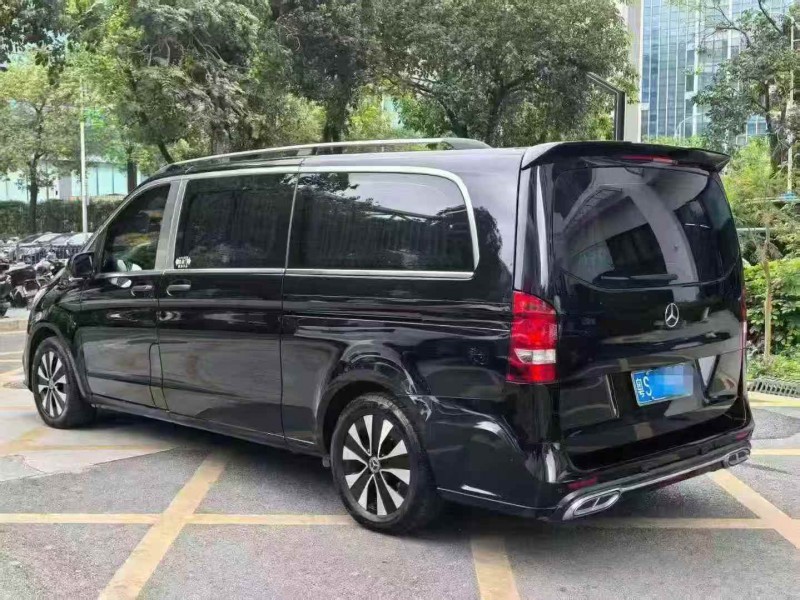 廣州22年奔馳威霆8