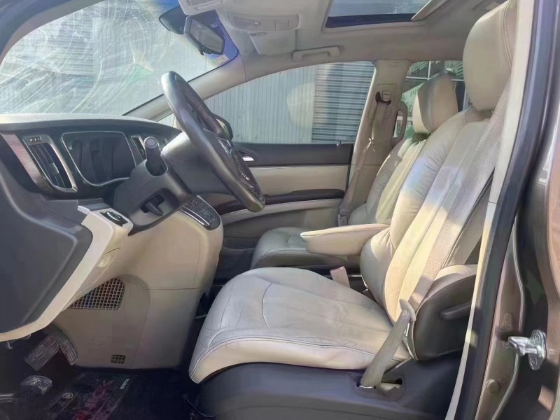 临沂12年别克GL85