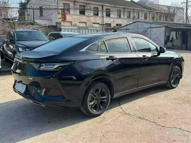 邵阳25年东风奕炫8