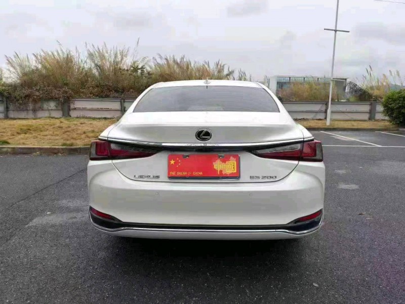 广州20年雷克萨斯ES7