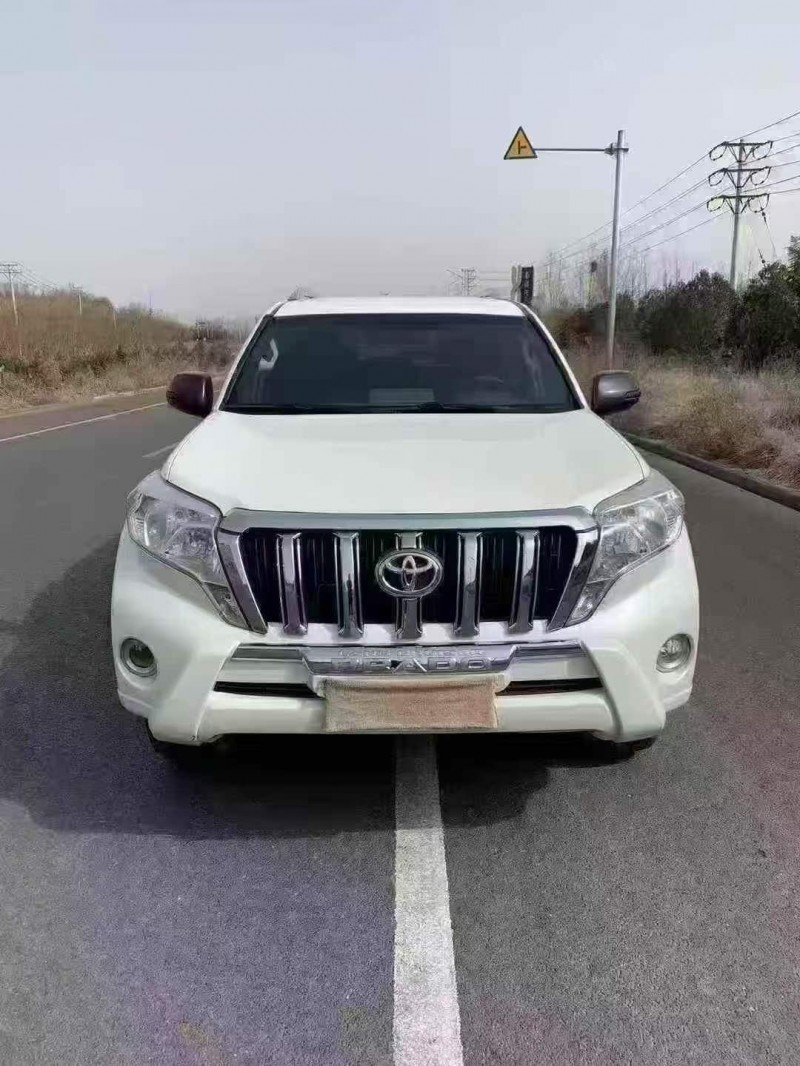 承德16年丰田普拉多1