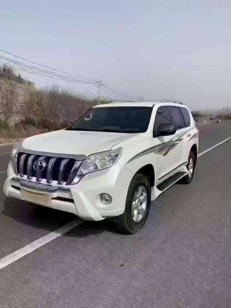 承德16年丰田普拉多2