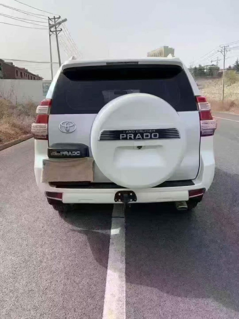 承德16年丰田普拉多9