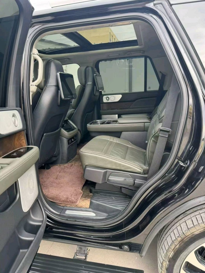 淄博23年林肯领航员8