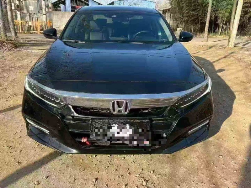 临沂19年本田雅阁1