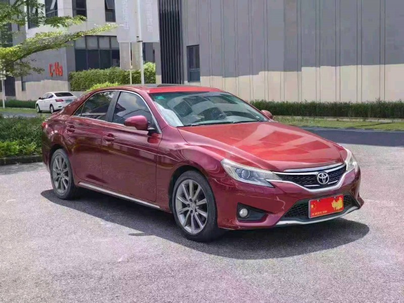 广州17年丰田锐志2