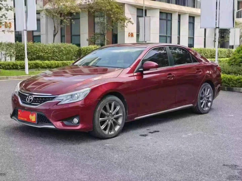 广州17年丰田锐志3