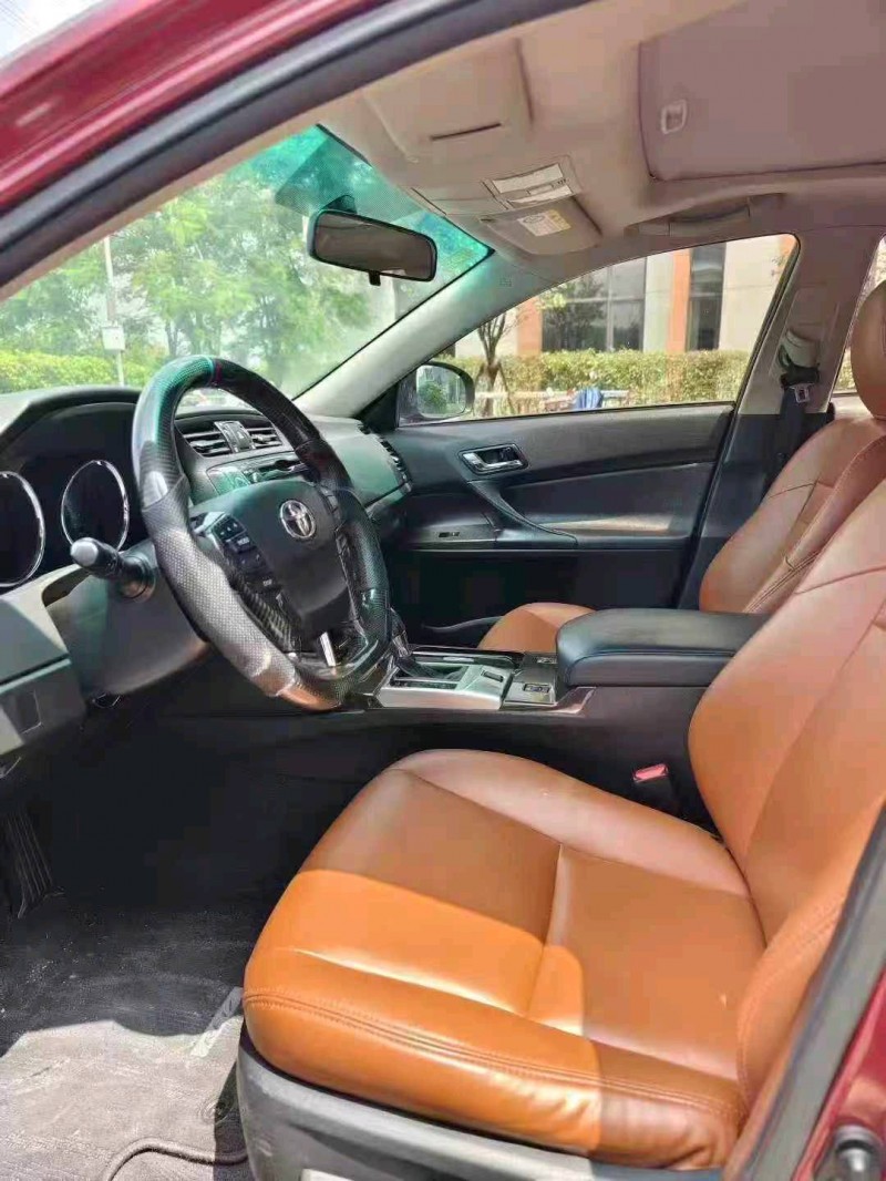广州17年丰田锐志5