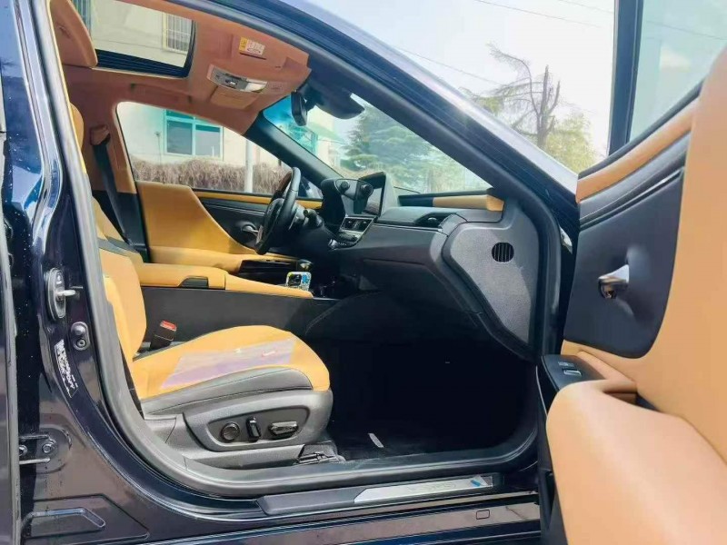 烟台23年雷克萨斯ES5