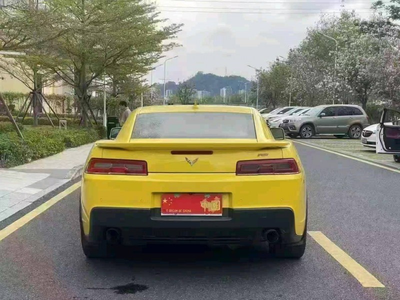 广州16年雪佛兰科迈罗5