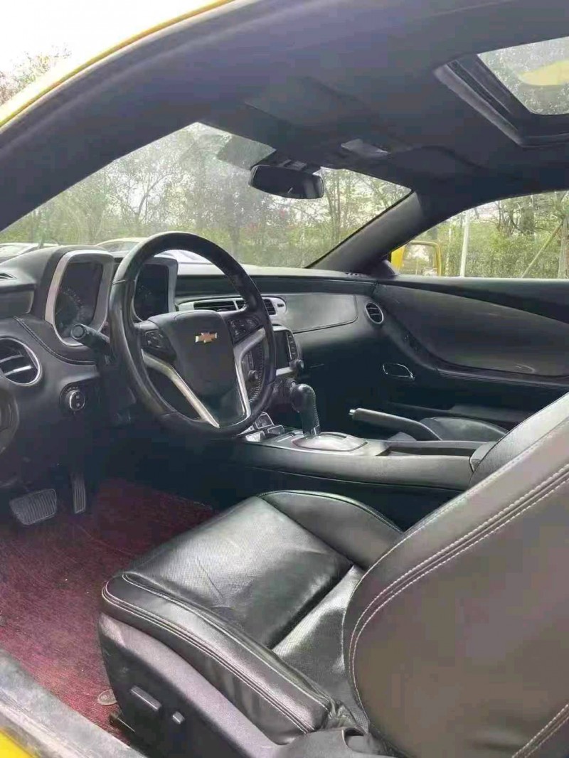 广州16年雪佛兰科迈罗9