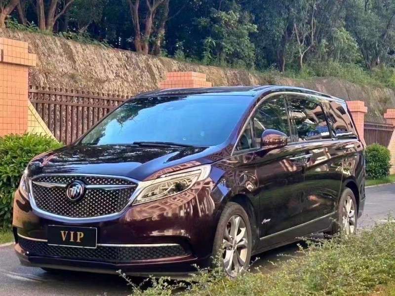 东莞17年别克GL82