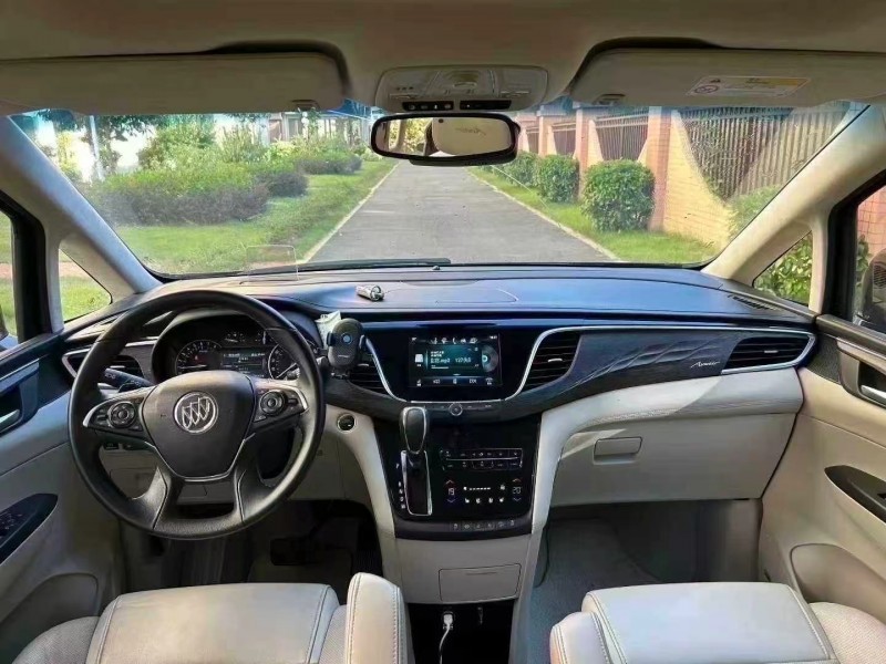 东莞17年别克GL84