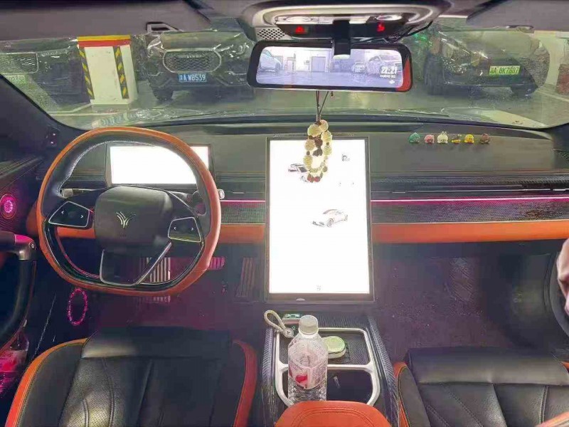 重慶23年哪吒GT5