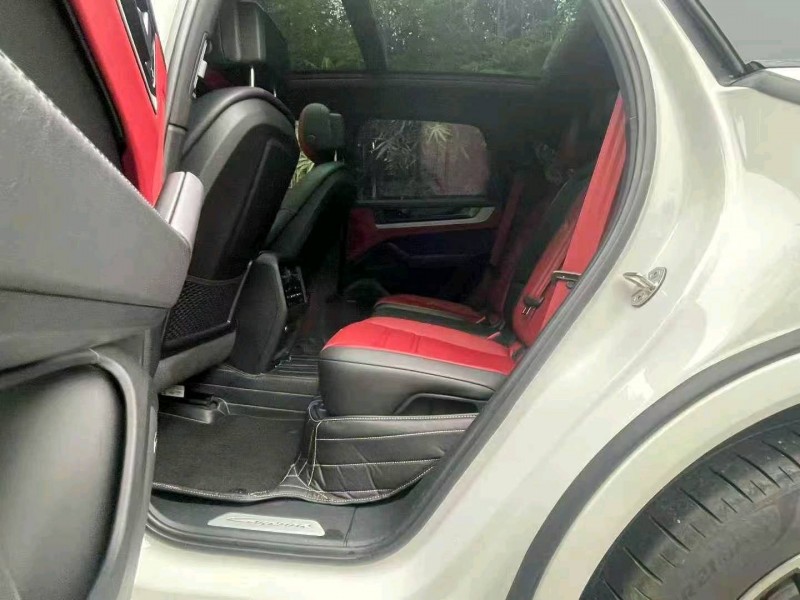 重慶24年保時捷卡宴4