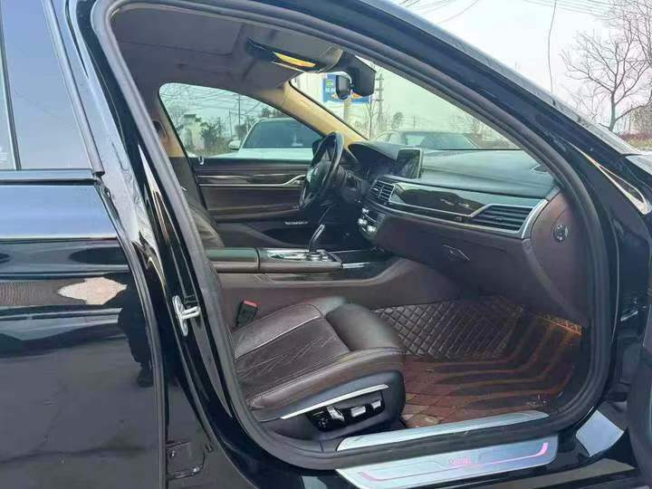 徐州19年寶馬7系7