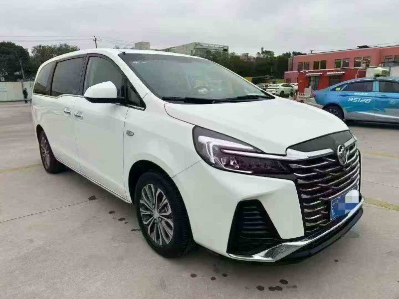 嘉興23年別克GL82