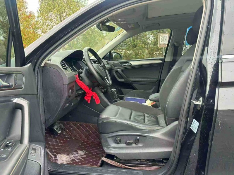 重庆19年大众途观5