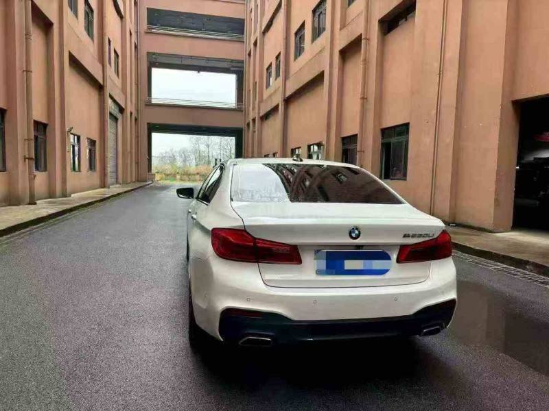 重庆17年宝马5系5