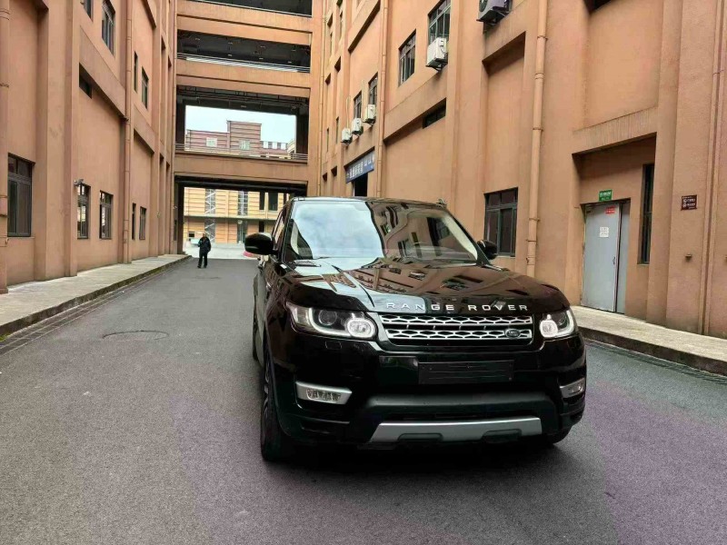 重庆17年路虎揽胜运动3