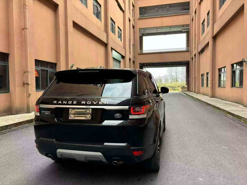 重庆17年路虎揽胜运动7