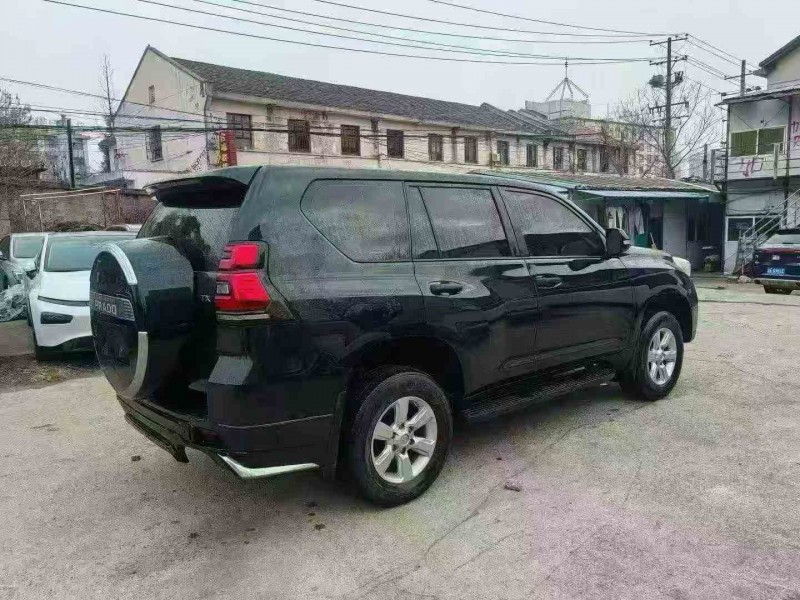 衡阳17年丰田普拉多8