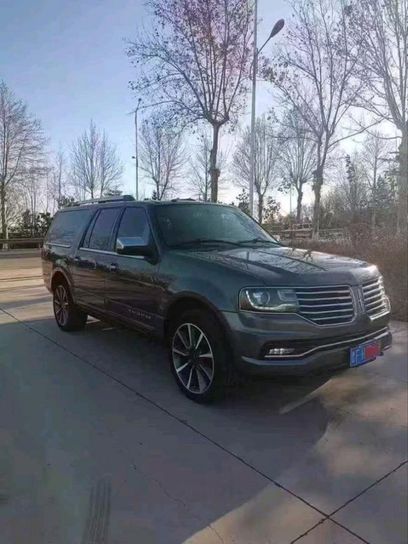 青岛17年林肯领航员2