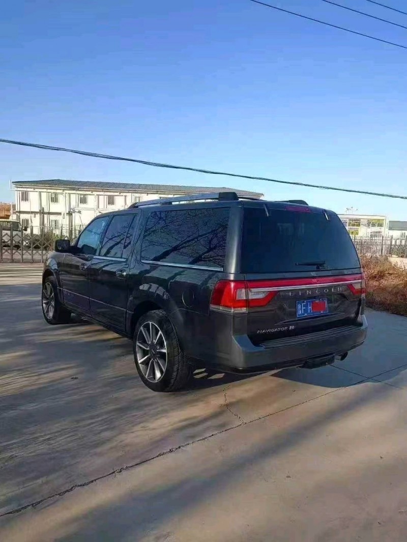 青岛17年林肯领航员5