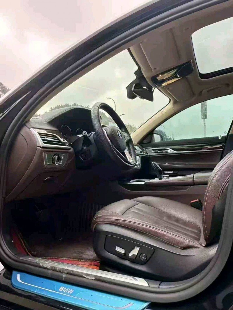 安顺17年宝马7系5