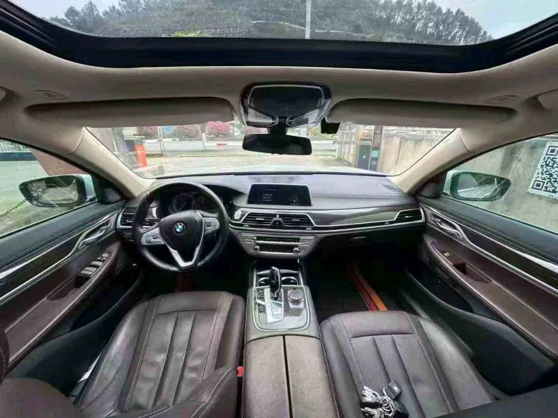 安顺17年宝马7系6