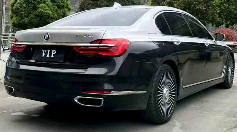 安顺17年宝马7系7