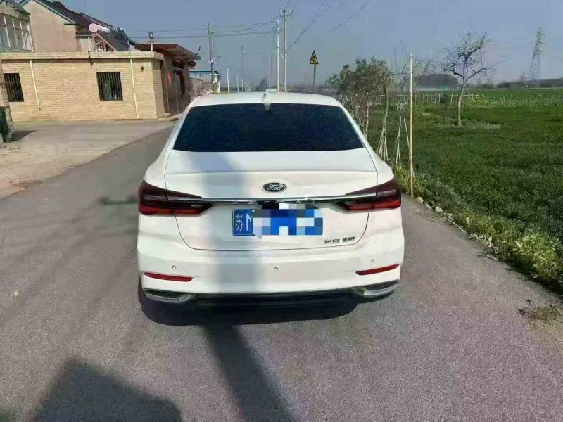 蚌埠22年福特福睿斯9