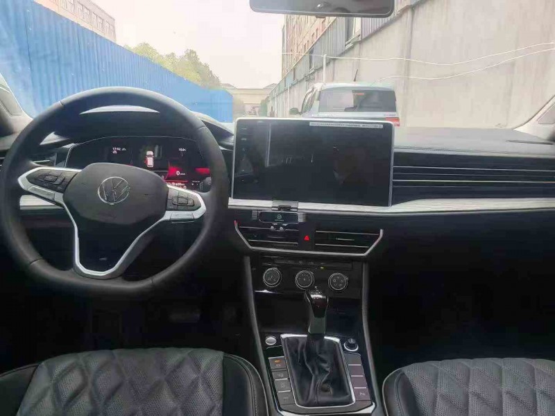 绍兴25年大众速腾4