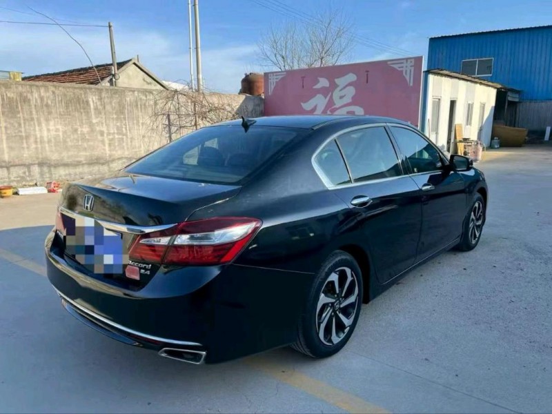 濰坊17年本田雅閣3