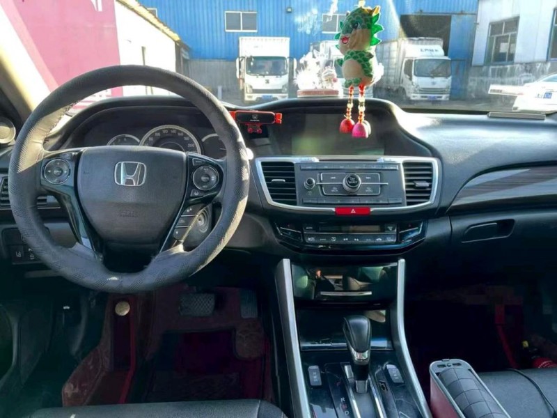 濰坊17年本田雅閣7