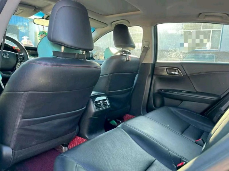 濰坊17年本田雅閣8