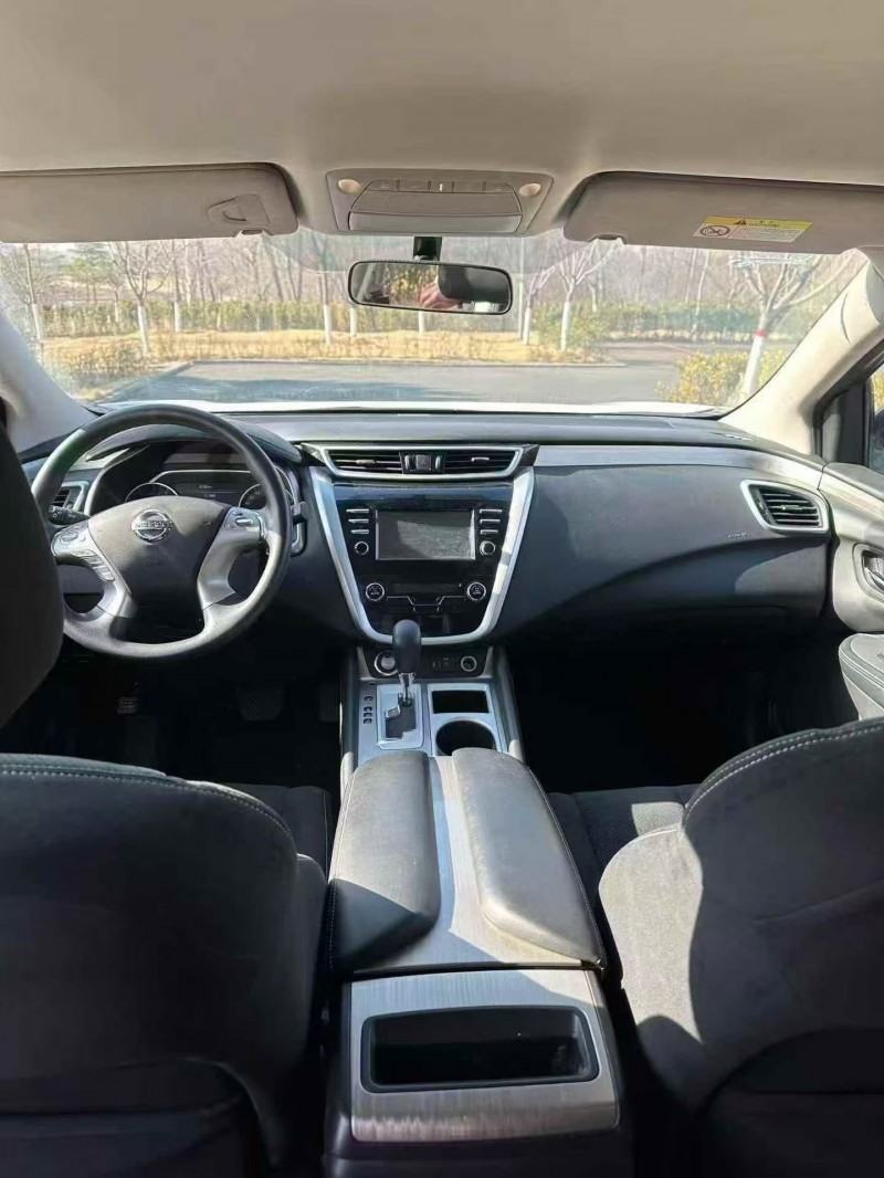 青岛23年日产楼兰6