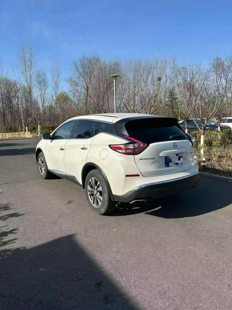 青岛23年日产楼兰7