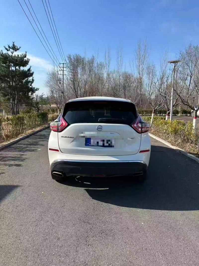 青岛23年日产楼兰8