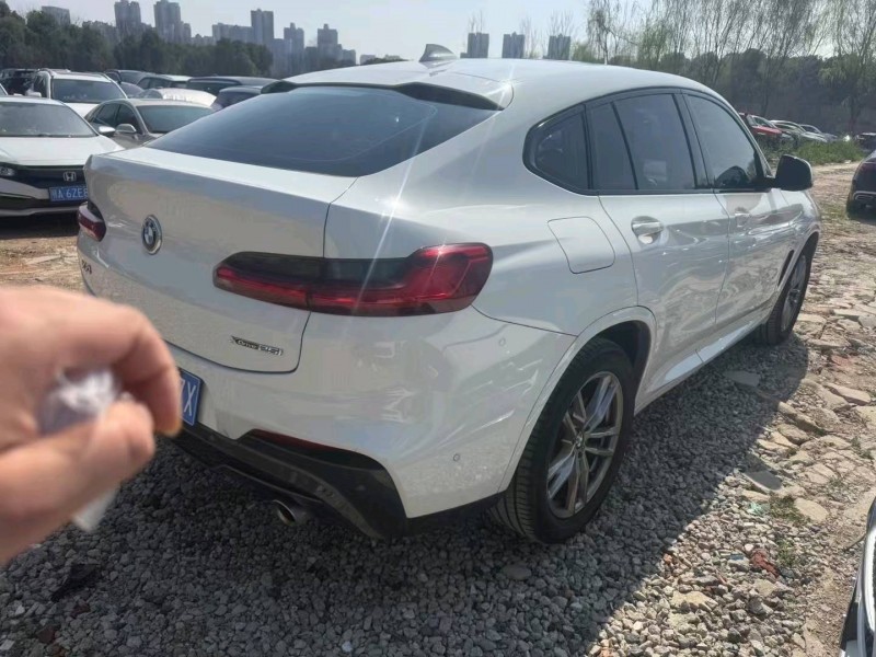 武漢21年寶馬X45