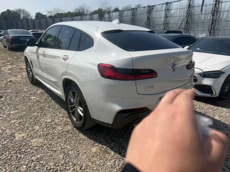 武漢21年寶馬X49