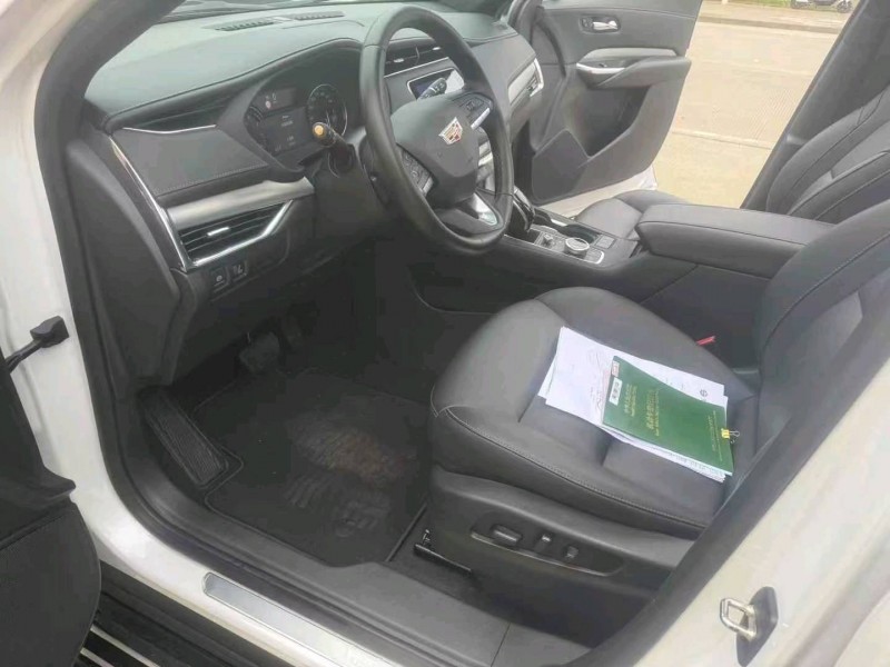 武汉20年凯迪拉克XT47