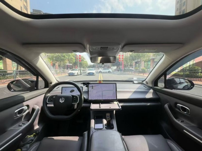 东莞24年零跑汽车C102