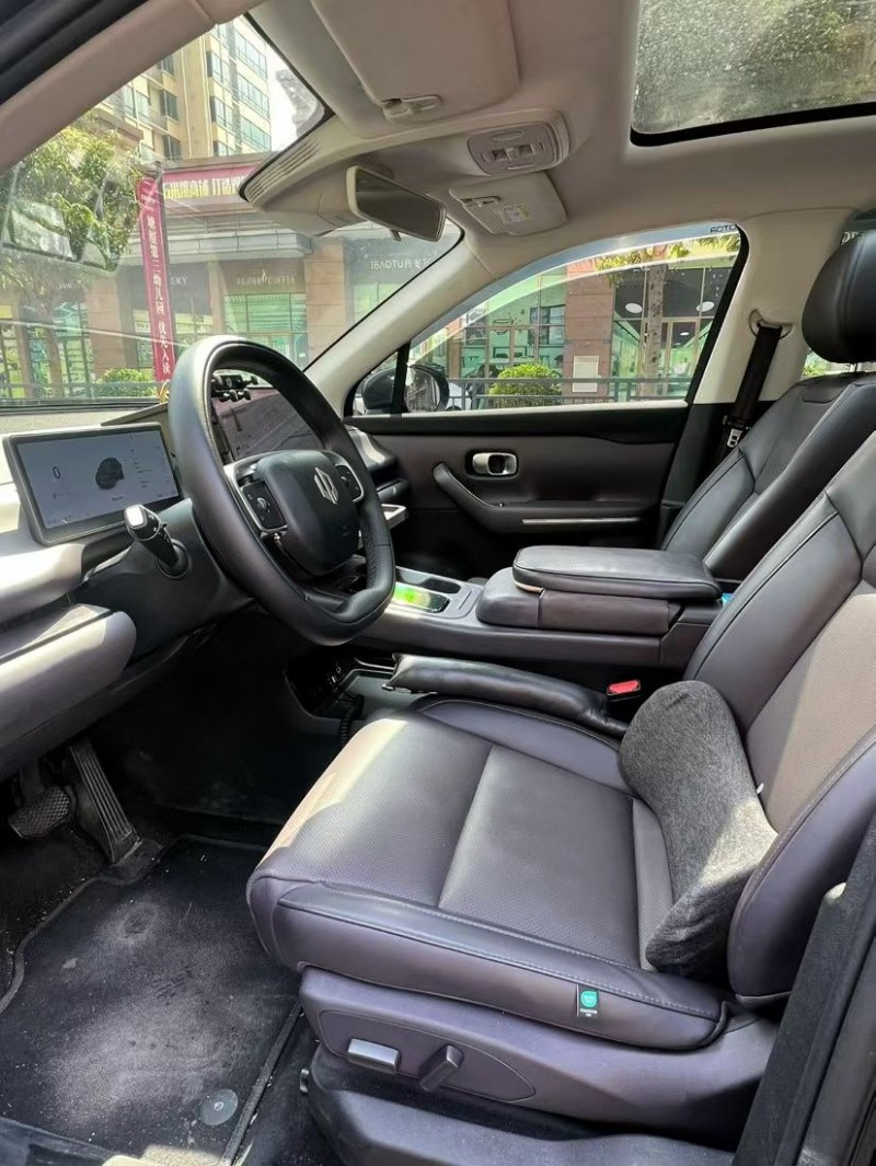 东莞24年零跑汽车C105